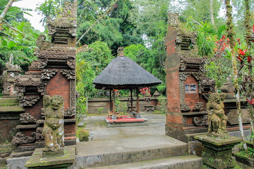 Salah satu tempat berdoa di Pura Batukaru